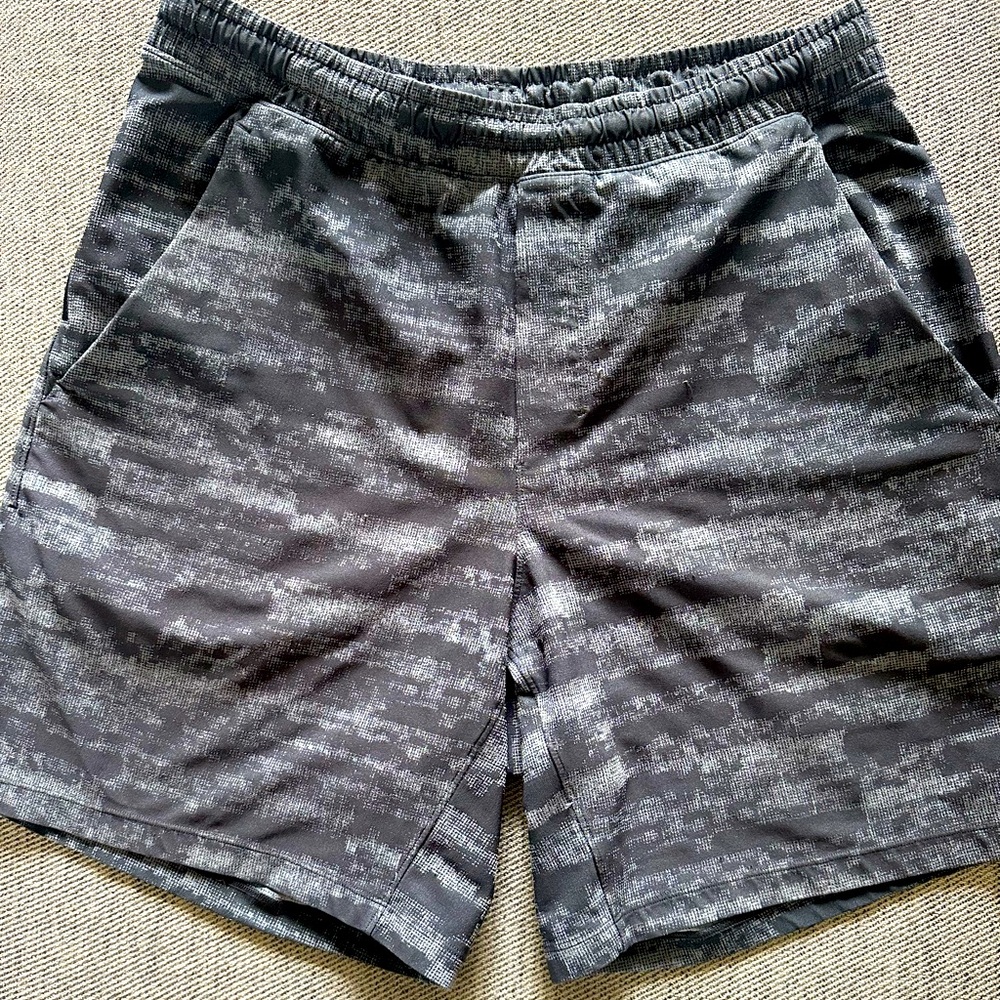 Lululemon Linerless Pace Breaker 7”
